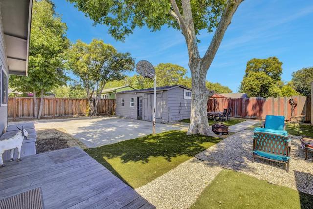 111 E Hedding Street, San Jose CA: https://media.crmls.org/mediaz/1e770f54-2c16-4d55-a865-a1eb9e226246.jpg