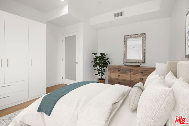4418 S Slauson Avenue, Culver City CA: https://media.crmls.org/mediaz/1e785c4f-d992-4d90-a04d-3ae577bf5e7c.jpg
