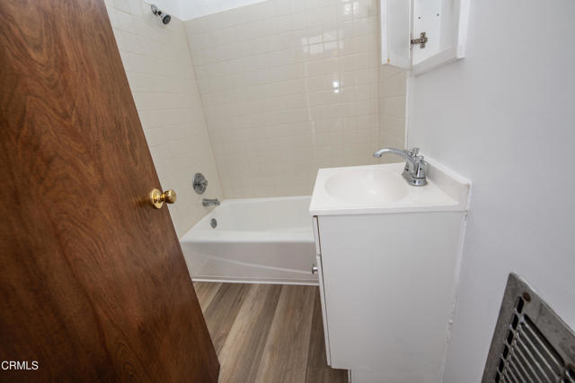2256 Pierpont Boulevard, Ventura CA: https://media.crmls.org/mediaz/1e786266-570d-4228-8b1b-eb9408ee7cac.jpg