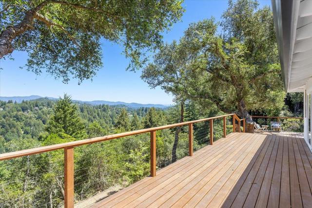 17060 Lon Road, Los Gatos CA: https://media.crmls.org/mediaz/1e78ba7e-97b3-4dfd-8fb3-fef62acac606.jpg