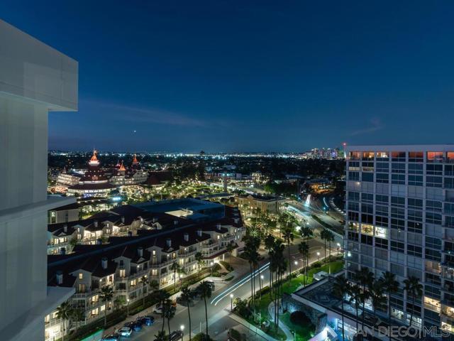 1720 Avenida del Mundo, Coronado CA: https://media.crmls.org/mediaz/1e78baaa-9deb-4793-9876-7afc9237da3f.jpg