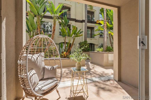 4165 Executive Dr, La Jolla CA: https://media.crmls.org/mediaz/1e78ce3a-5c76-4882-9674-3f3864ed2d5e.jpg