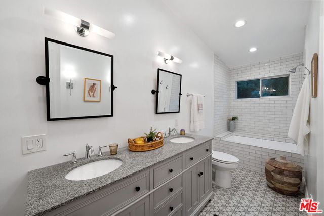 2180 Laurel Canyon Boulevard, Los Angeles CA: https://media.crmls.org/mediaz/1e79ec8f-0908-461d-9ea6-68d4644bf0df.jpg