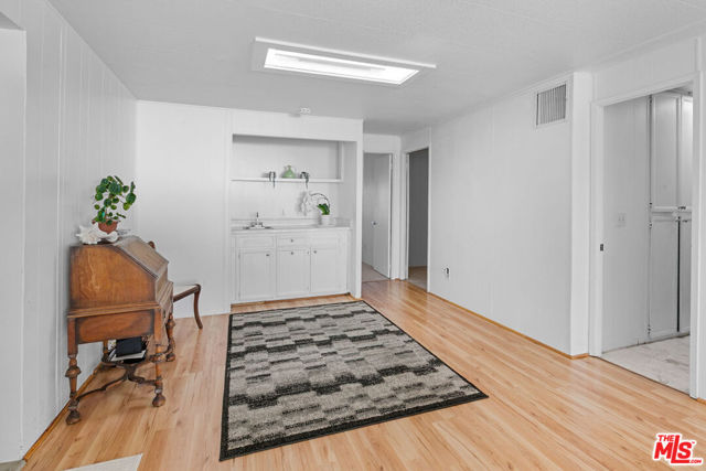 29500 Heathercliff, Malibu CA: https://media.crmls.org/mediaz/1e7b0d33-f7b2-4f6a-bafc-84f1e83b179f.jpg