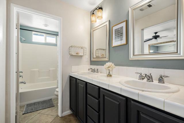 37590 Severn Place, Indio CA: https://media.crmls.org/mediaz/1e7b6979-1d63-4054-b610-e5f92d3882bf.jpg