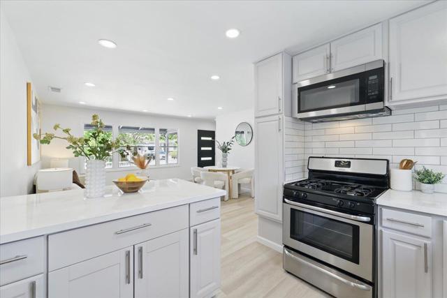 571 Hamilton Avenue, Menlo Park CA: https://media.crmls.org/mediaz/1e7bf79b-4e93-41af-a11a-e84b88670d2b.jpg