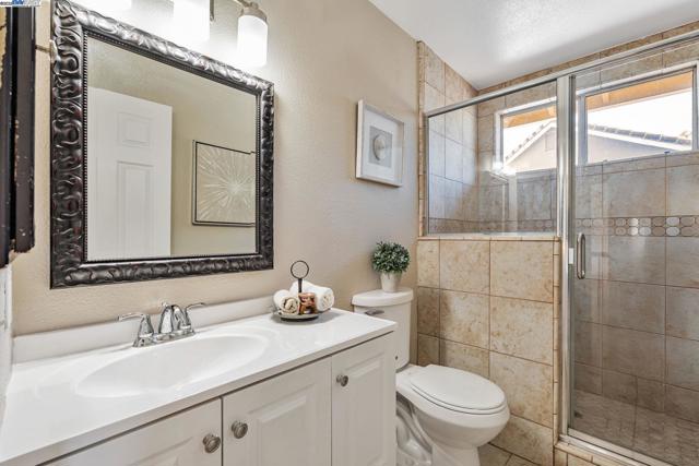 25 Phillips Ct, Tracy CA: https://media.crmls.org/mediaz/1e7c0a56-97c8-4ef0-90e3-282bea810906.jpg