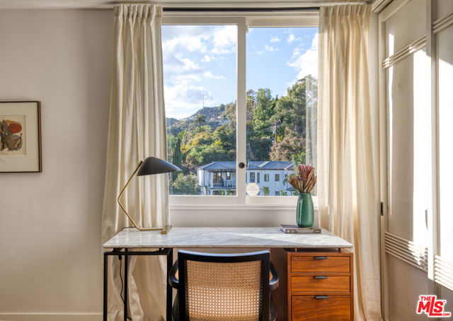 1280 Glen Oaks Boulevard, Pasadena CA: https://media.crmls.org/mediaz/1e7c47bf-bf69-43b8-a815-06fea228be38.jpg