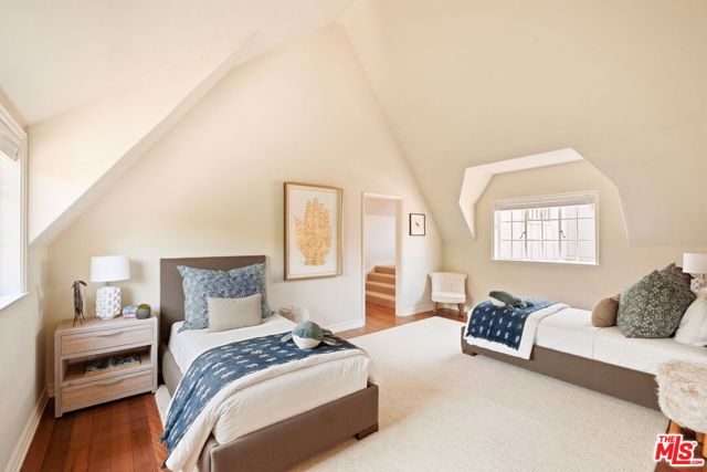 143 S Muirfield Road, Los Angeles CA: https://media.crmls.org/mediaz/1e7c744e-645b-475d-9c7f-c991674698d6.jpg