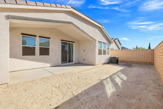 42501 Solicio Way, Indio CA: https://media.crmls.org/mediaz/1e7da281-e5d3-4046-80f0-ca923b506ece.jpg