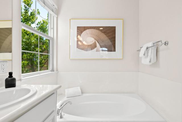 4048 Fitzpatrick Way, Santa Clara CA: https://media.crmls.org/mediaz/1e7dd147-bdc7-4681-b608-921c8db4f9fc.jpg