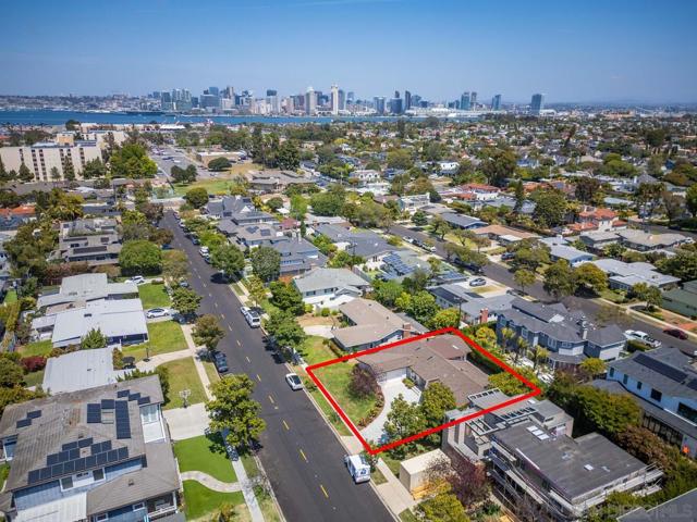 701 Balboa Avenue, Coronado CA: https://media.crmls.org/mediaz/1e7e3396-50bd-4ed2-ae6f-f0aebcae62aa.jpg