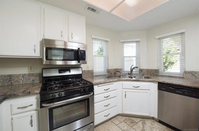 630 Thunder Gln, Escondido CA: https://media.crmls.org/mediaz/1e7e341b-3297-4538-b818-f98a32cfde88.jpg
