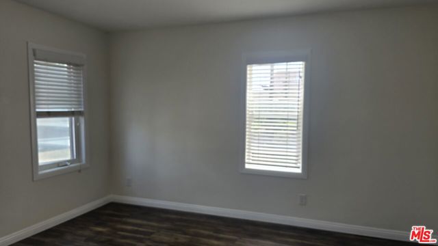 4514 W 11th Place, Los Angeles CA: https://media.crmls.org/mediaz/1e7e770a-cc3f-4d63-b555-5b99cb8bc850.jpg