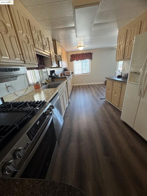 137 Zartop, Oakley CA: https://media.crmls.org/mediaz/1e7e8331-c49d-4b27-ba15-a525a764f3f0.jpg