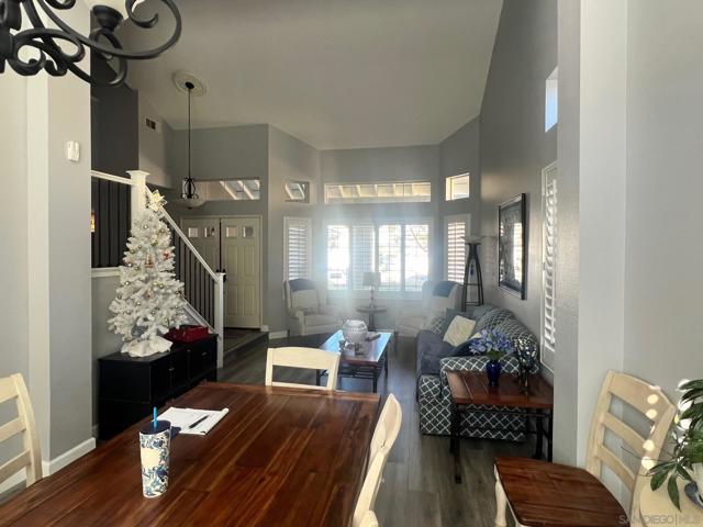 260 Sierra Madre Way, Corona CA: https://media.crmls.org/mediaz/1e7ebe9d-5a94-4e0a-b771-5e4f394e1004.jpg