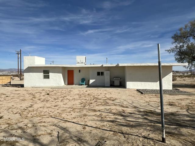 3904 Agua Avenue, 29 Palms CA: https://media.crmls.org/mediaz/1e7f705b-57c5-45d6-8eda-f082f201bdf4.jpg