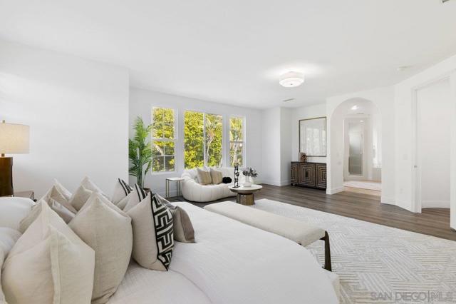 11649 Thistle Hill Pl, San Diego CA: https://media.crmls.org/mediaz/1e8123a8-1fea-4678-bff1-082dbbdc946b.jpg