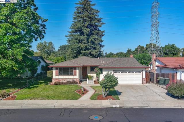 505 Joyce St, Livermore CA: https://media.crmls.org/mediaz/1e8172f6-e03b-462e-a9d3-110f6242eacc.jpg