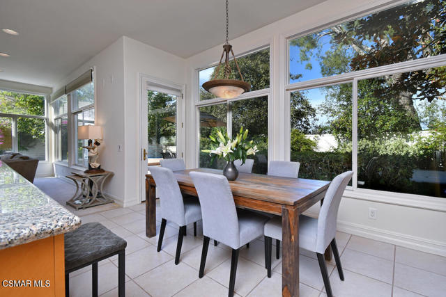 31775 Oak Ranch Court, Westlake Village CA: https://media.crmls.org/mediaz/1e824038-2d52-4b63-91c2-1af945713356.jpg