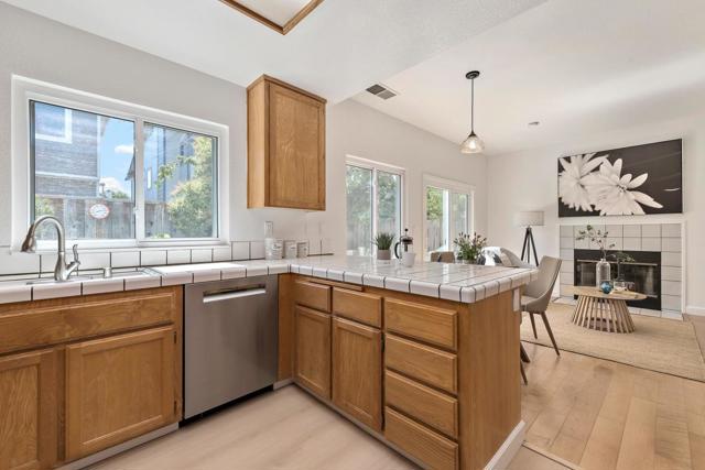 4514 Calypso Terrace, Fremont CA: https://media.crmls.org/mediaz/1e8298e2-b289-4b88-a0e0-8142d946097b.jpg