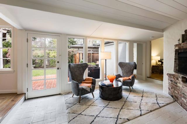 695 N California Avenue, Palo Alto CA: https://media.crmls.org/mediaz/1e82b8d2-24a5-41b9-8711-aaaec29fa074.jpg