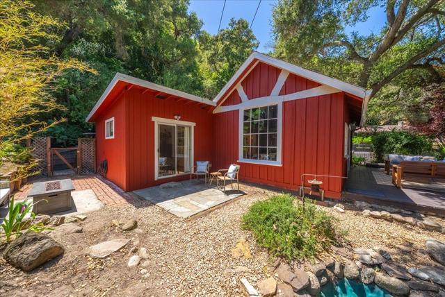 11 Southbank Road, Carmel Valley CA: https://media.crmls.org/mediaz/1e834509-235f-4f8e-b2c3-6dd39adb1719.jpg