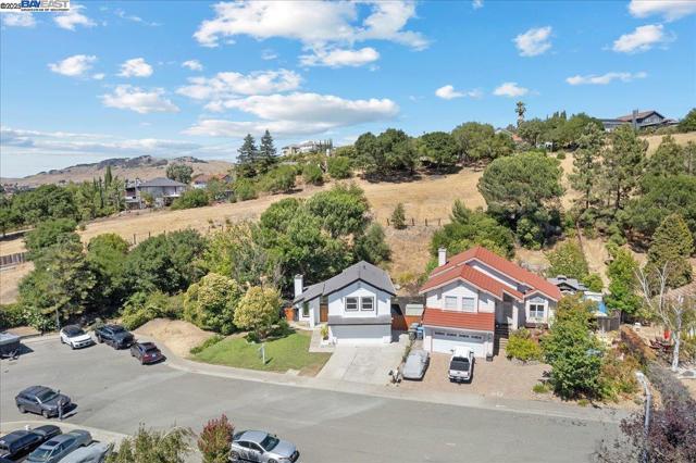 1218 Locust Dr, Vallejo CA: https://media.crmls.org/mediaz/1e837e9e-5fa9-4a60-88b4-70e3e16c0272.jpg
