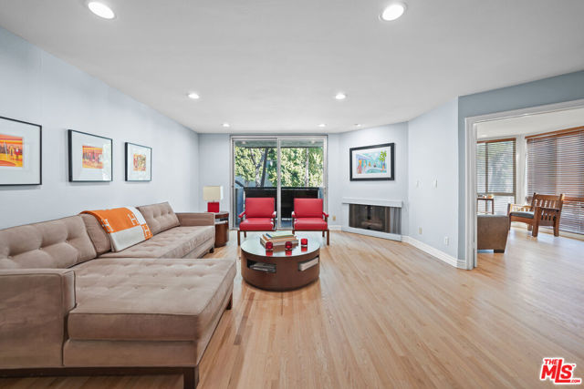 8530 Holloway Drive, West Hollywood CA: https://media.crmls.org/mediaz/1e83c909-3e19-4490-b0c7-243e3fbcb889.jpg