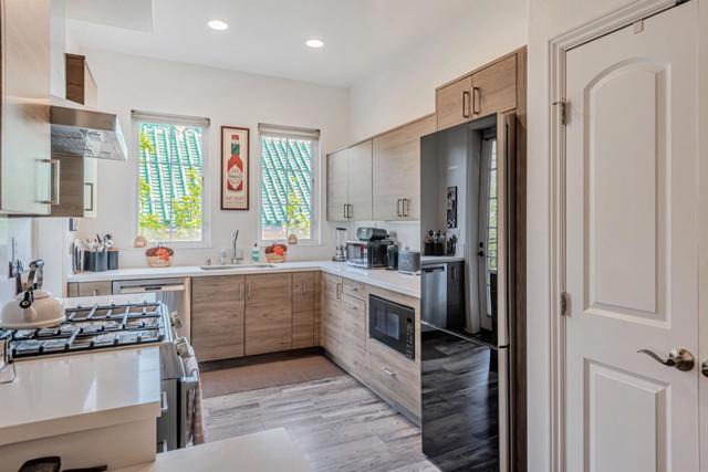 88 S Broadway, Millbrae CA: https://media.crmls.org/mediaz/1e8415be-c855-4306-a061-9c303df4e6bc.jpg