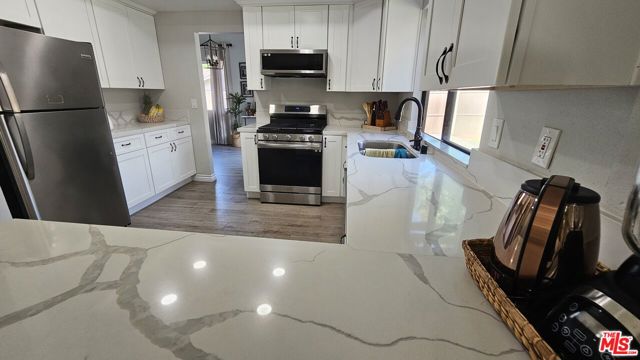 7024 Laurel Place, Highland CA: https://media.crmls.org/mediaz/1e8454f9-1f57-4fa3-b3e5-3ebcde54a2be.jpg