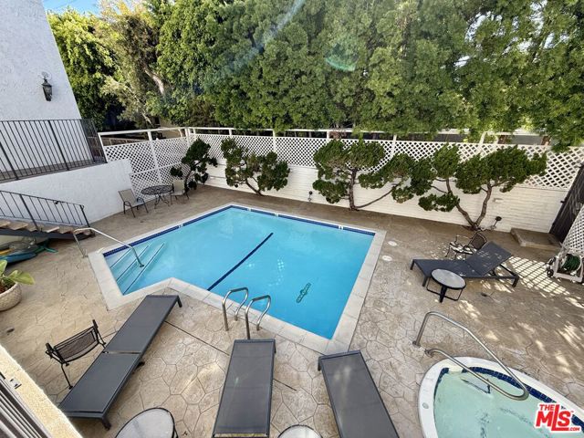 837 N West Knoll Drive, West Hollywood CA: https://media.crmls.org/mediaz/1e847bf0-d54c-4d7a-a264-7781e3aa197f.jpg