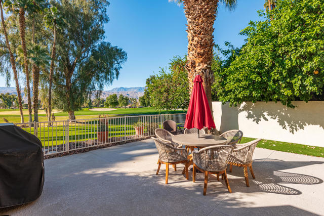 34955 Mission Hills Drive, Rancho Mirage CA: https://media.crmls.org/mediaz/1e852b7e-2d8e-4eb5-99d1-8a3506dfaee0.jpg