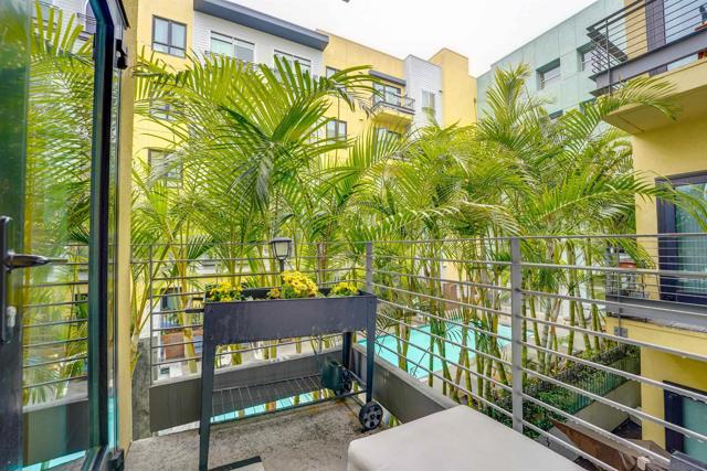 889 Date St, San Diego CA: https://media.crmls.org/mediaz/1e86567e-10a5-490f-97ac-50c5f578de76.jpg
