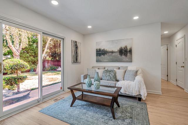 141 Cambrian View Way, Los Gatos CA: https://media.crmls.org/mediaz/1e86a445-83e4-4098-9f9c-1b81362ad843.jpg