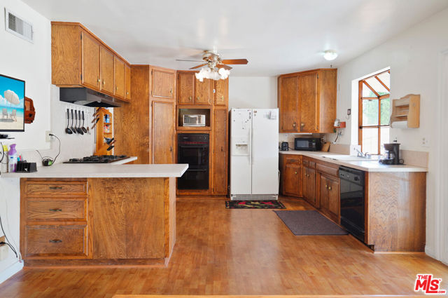 20462 Payeras Street photo 4