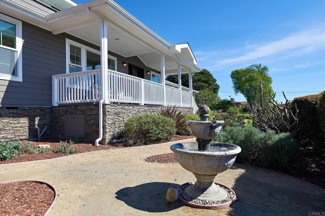 Detail Gallery Image 17 of 42 For 3768 Skyline Rd, Carlsbad,  CA 92008 - 4 Beds | 2/1 Baths