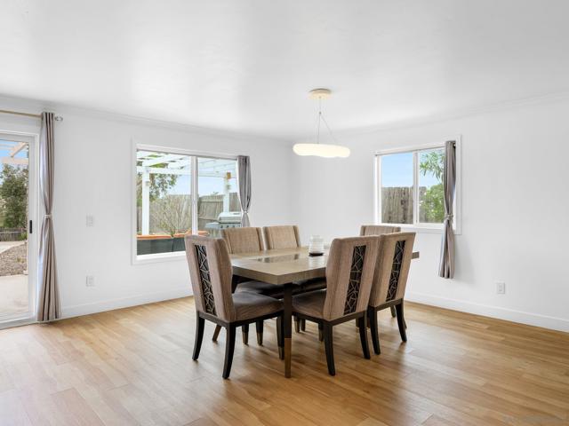 14813 Morningside Dr, Poway CA: https://media.crmls.org/mediaz/1e884e3c-34dd-47bd-873e-35e21531b4a2.jpg