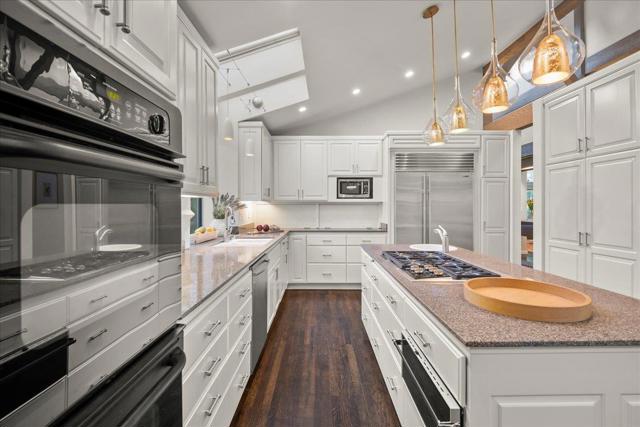 28140 Story Hill Lane, Los Altos Hills CA: https://media.crmls.org/mediaz/1e886617-a65a-4d5a-b049-d29d29f0767d.jpg