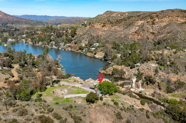 28801 Lakeshore Drive, Agoura Hills CA: https://media.crmls.org/mediaz/1e88c14b-9357-4d5f-913c-dfc1581d57b8.jpg