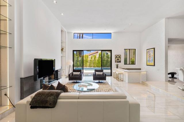 49 Mission Palms E Drive, Rancho Mirage CA: https://media.crmls.org/mediaz/1e89147d-147d-4671-add1-633764678dd7.jpg