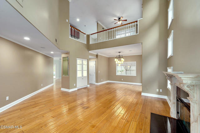 1044 Larry Court, Newbury Park CA: https://media.crmls.org/mediaz/1e89ef78-0c67-4e81-906a-957529a49398.jpg