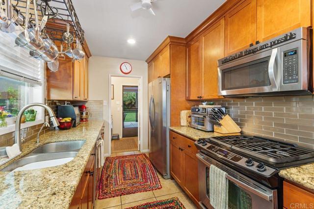 Detail Gallery Image 11 of 41 For 5238 Carlsbad Bld, Carlsbad,  CA 92008 - 2 Beds | 2 Baths