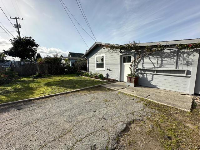 4057 Cory Street, Soquel CA: https://media.crmls.org/mediaz/1e8aac50-e460-413d-88a8-5f4d54eded0d.jpg