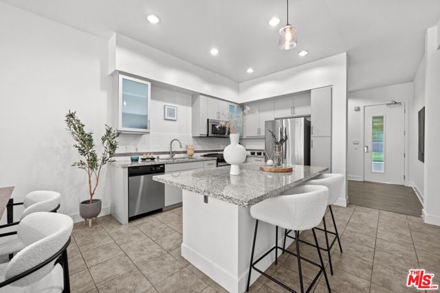 12920 Runway Road, 142 photo 6