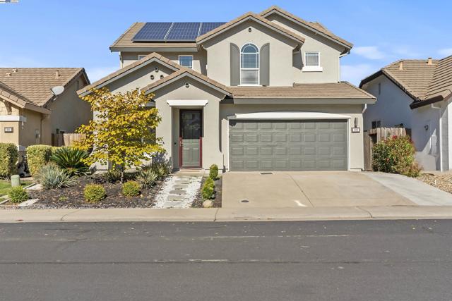 309 Aspen Ct, Roseville CA: https://media.crmls.org/mediaz/1e8bc88a-23aa-4b09-a1d5-7a2de01e88cc.jpg