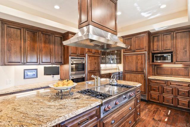 14963 Huntington Gate Drive, Poway CA: https://media.crmls.org/mediaz/1e8c145c-9af9-4c38-a5ee-9448c240b51e.jpg