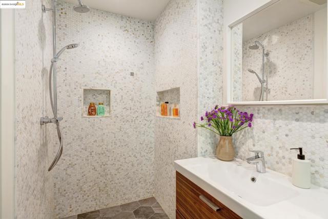 5801 Balboa Dr, Oakland CA: https://media.crmls.org/mediaz/1e8c1efc-5102-44ee-94e4-a50b9011012d.jpg
