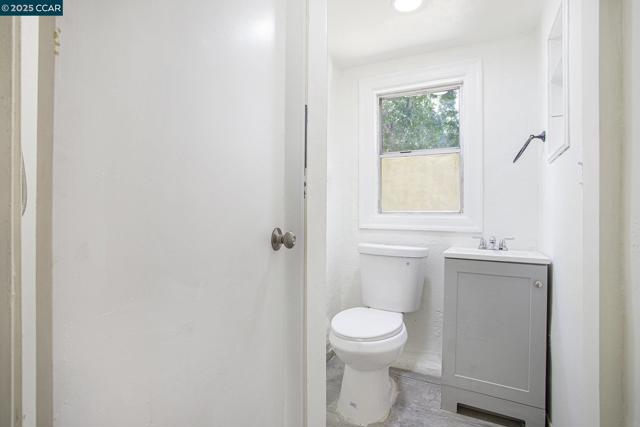 532 Central Ave, Pittsburg CA: https://media.crmls.org/mediaz/1e8c39da-0446-44dd-8d7e-05d4b569405a.jpg
