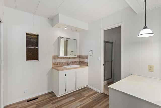 718 Sycamore Avenue, Vista CA: https://media.crmls.org/mediaz/1e8c765f-adaa-47c5-809c-2a27b101c4ef.jpg